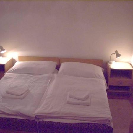 Corvin Panzio Bed & Breakfast Gyor Ngoại thất bức ảnh