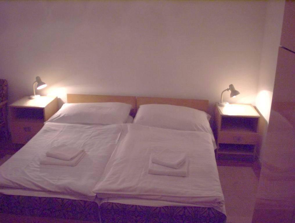 Corvin Panzio Bed & Breakfast Gyor Ngoại thất bức ảnh