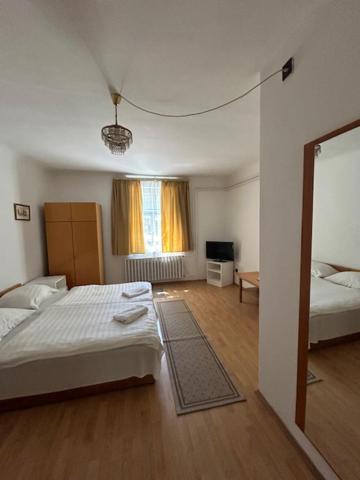 Corvin Panzio Bed & Breakfast Gyor Ngoại thất bức ảnh