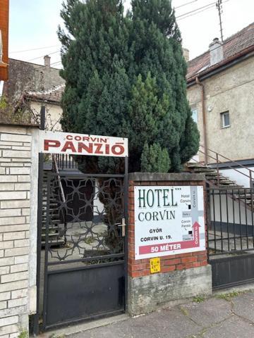 Corvin Panzio Bed & Breakfast Gyor Ngoại thất bức ảnh