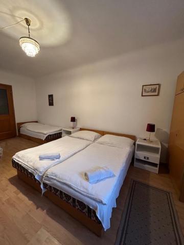 Corvin Panzio Bed & Breakfast Gyor Ngoại thất bức ảnh